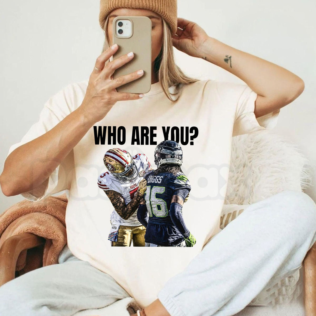 Comfort Colors® Mike Evans Who Are You Football T-Shirt – Retro Wide Receiver Graphic Tee, Vintage Gameday Unisex Top & Sports Gift