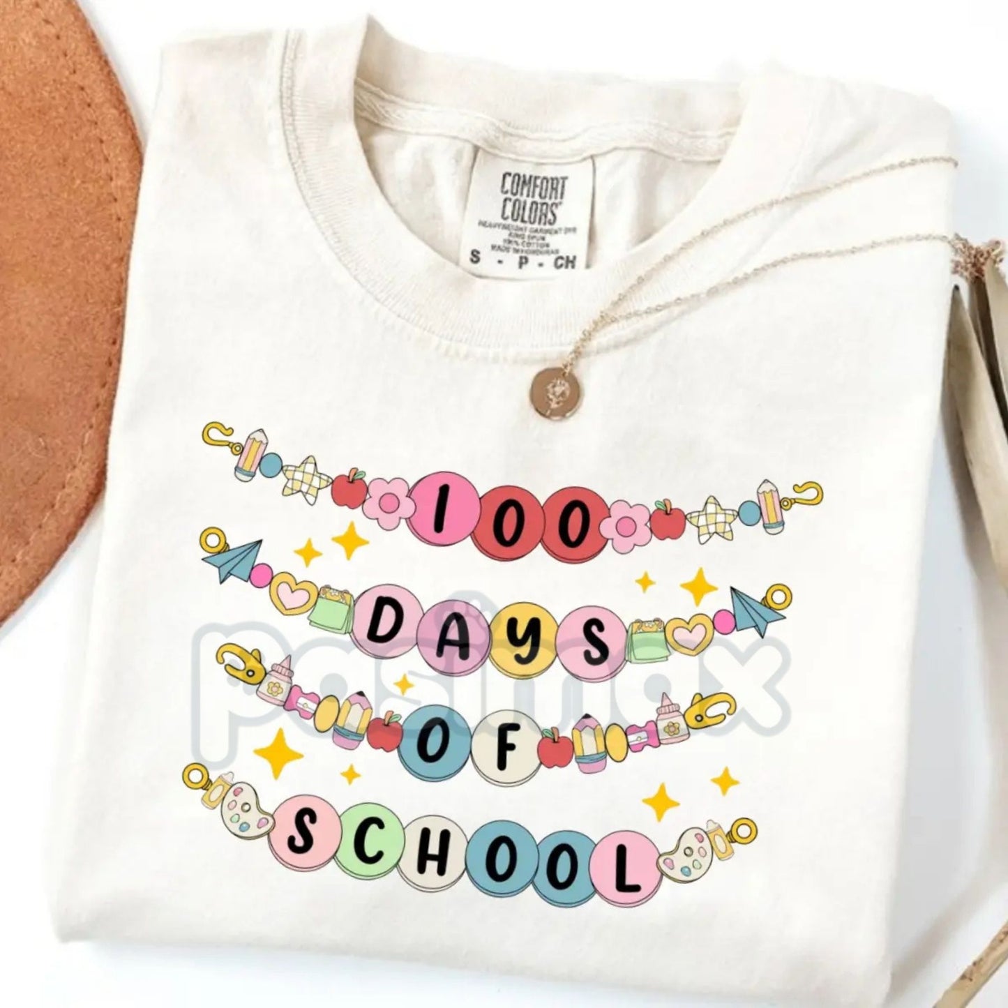 Comfort Colors® Little Girl 100 Days of School Friendship Bracelet T-Shirt – Retro Beaded Letter Tee, Trendy School Milestone Shirt, Aesthetic Toddler 100th Day Top
