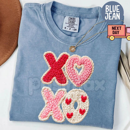 Comfort Colors® Vintage Coquette Heart Bow T-Shirt – Retro XOXO Valentine's Day Tee, Girly Ribbon Aesthetic Shirt, Trendy Soft Girl V-Day Top