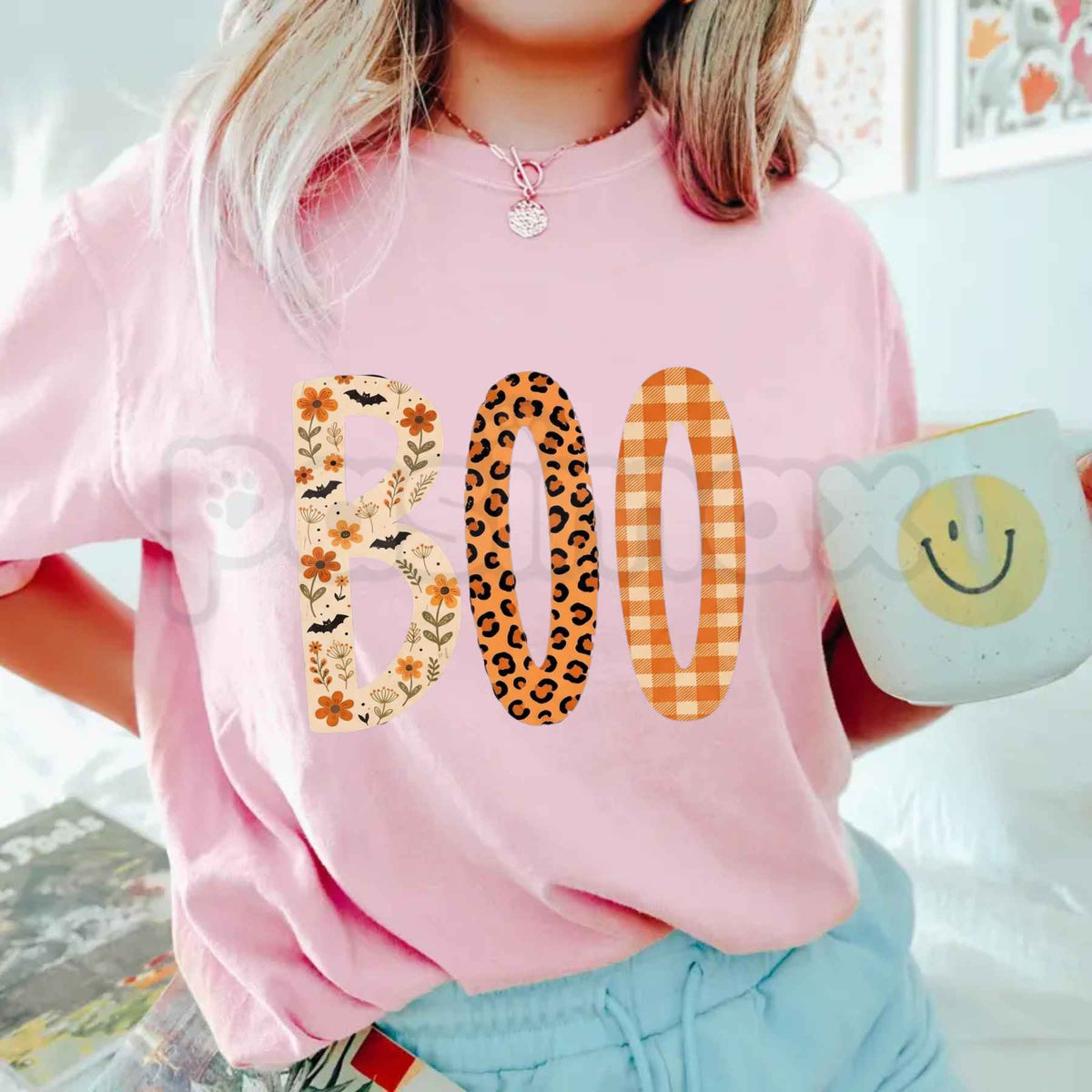 Comfort Colors® BOO T-Shirt – Trendy Halloween Graphic Tee, Retro Spooky Season Unisex Top & Gift for Her