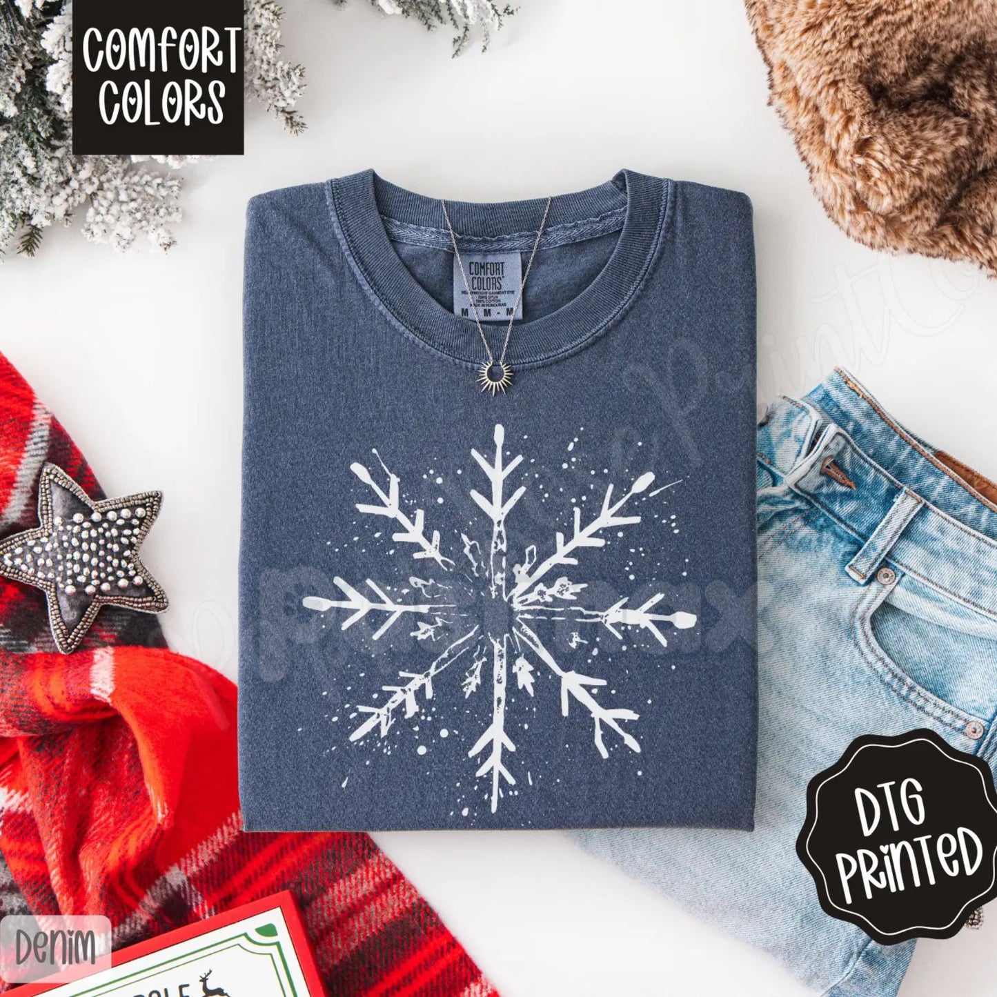 Splatter Snowflake Shirt Comfort Colors® – Trendy Women's Christmas T-shirt, Vintage Winter Aesthetic Tee