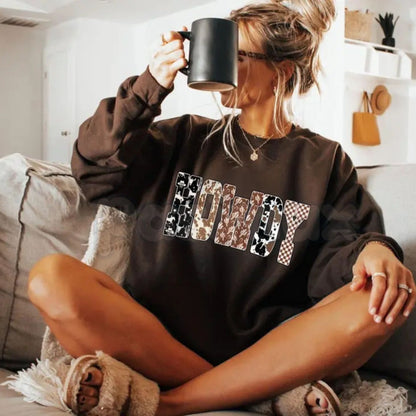 Howdy Yee Haw Western Sweatshirt | Retro Rustic Country Jumper | Cowgirl Aesthetic Crewneck | Fun Western Wear Gift