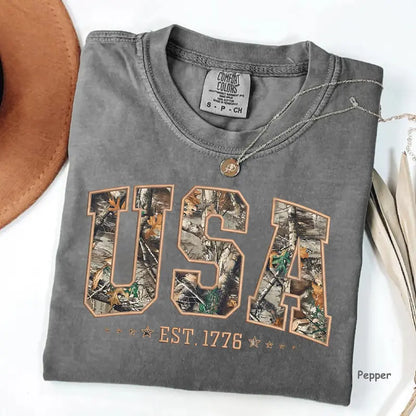 Comfort Colors® Vintage Camo USA T-Shirt – Retro 4th of July Hunting Graphic Tee, Aesthetic Patriotic Outdoorsman Independence Day Gift Top