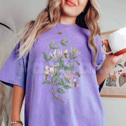 Comfort Colors® Vintage Honeysuckle Flower Bee T-Shirt – 90s Garden Plant Graphic Tee, Retro Botanical Nature Unisex Top & Gift