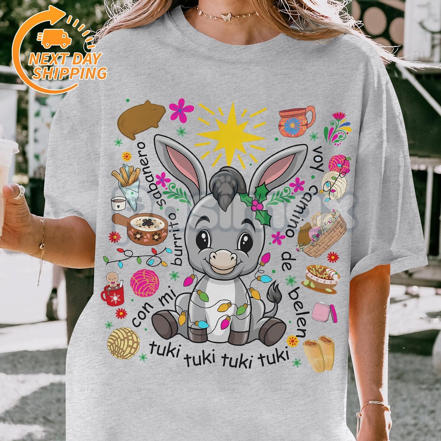 Mexican Pan Dulce Christmas T-Shirt - Spanish Xmas Tee, Concha Holiday Graphic, Festive Latinx Apparel