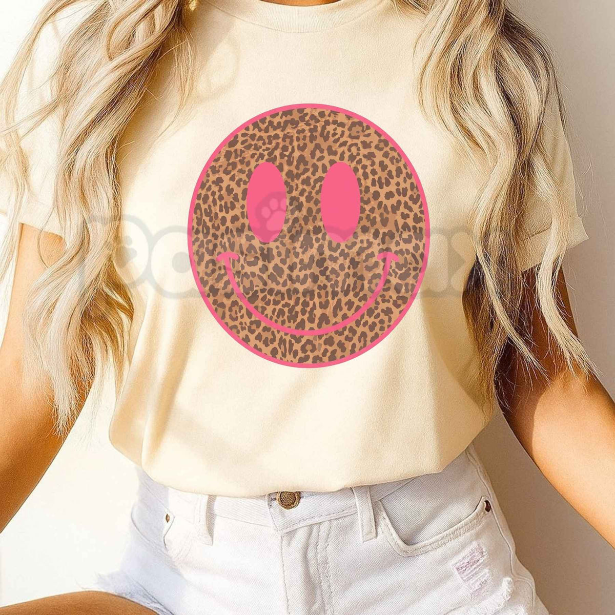 Pink Cheetah Smiley Graphic T-Shirt – Y2K Leopard Face Unisex Tee