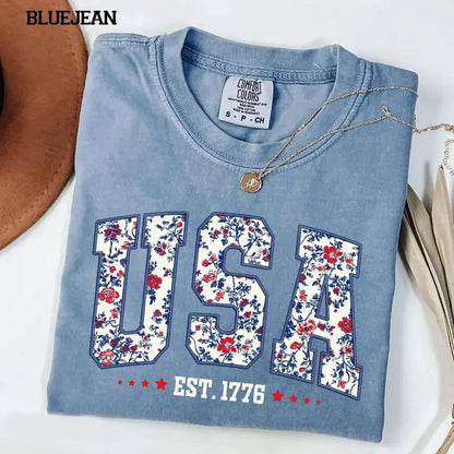 Comfort Colors® Floral USA T-Shirt – Retro America Floral Graphic Tee, Vintage 4th of July Shirt, Aesthetic Oversized Women’s Patriotic Top