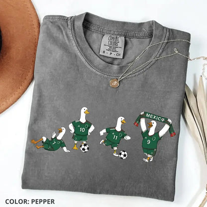Comfort Colors® Funny Goose Mexico Soccer T-Shirt – Retro Mexico Football Fan Graphic Tee, Vintage Aesthetic Silly Honk Mascot Viva Mexico Sports Top