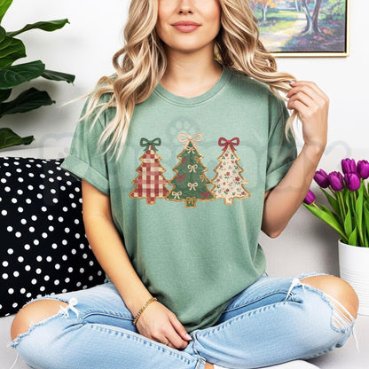 Comfort Colors® Three Trees Christmas T-Shirt – Retro Minimalist Pines Graphic Tee, Vintage Holiday Unisex Top & Winter Gift
