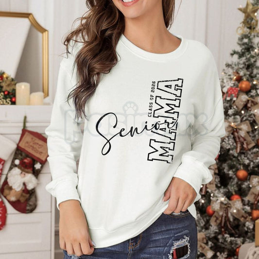 Class of 2026 Senior MAMA Sweatshirt | Graduation Mom Crewneck | Senior 2026 Mama Graphic Shirt | Proud Graduation Mother Jumper | Retro Varsity Senior Mom Pullover | Graduation Gift for Mom-Pasimax