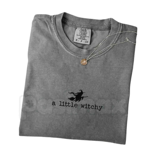 Comfort Colors® "A Little Witchy" Halloween T-Shirt – Trendy Funny Spooky Season Graphic Tee, Oversized Womens & Unisex Topp-Pasimax