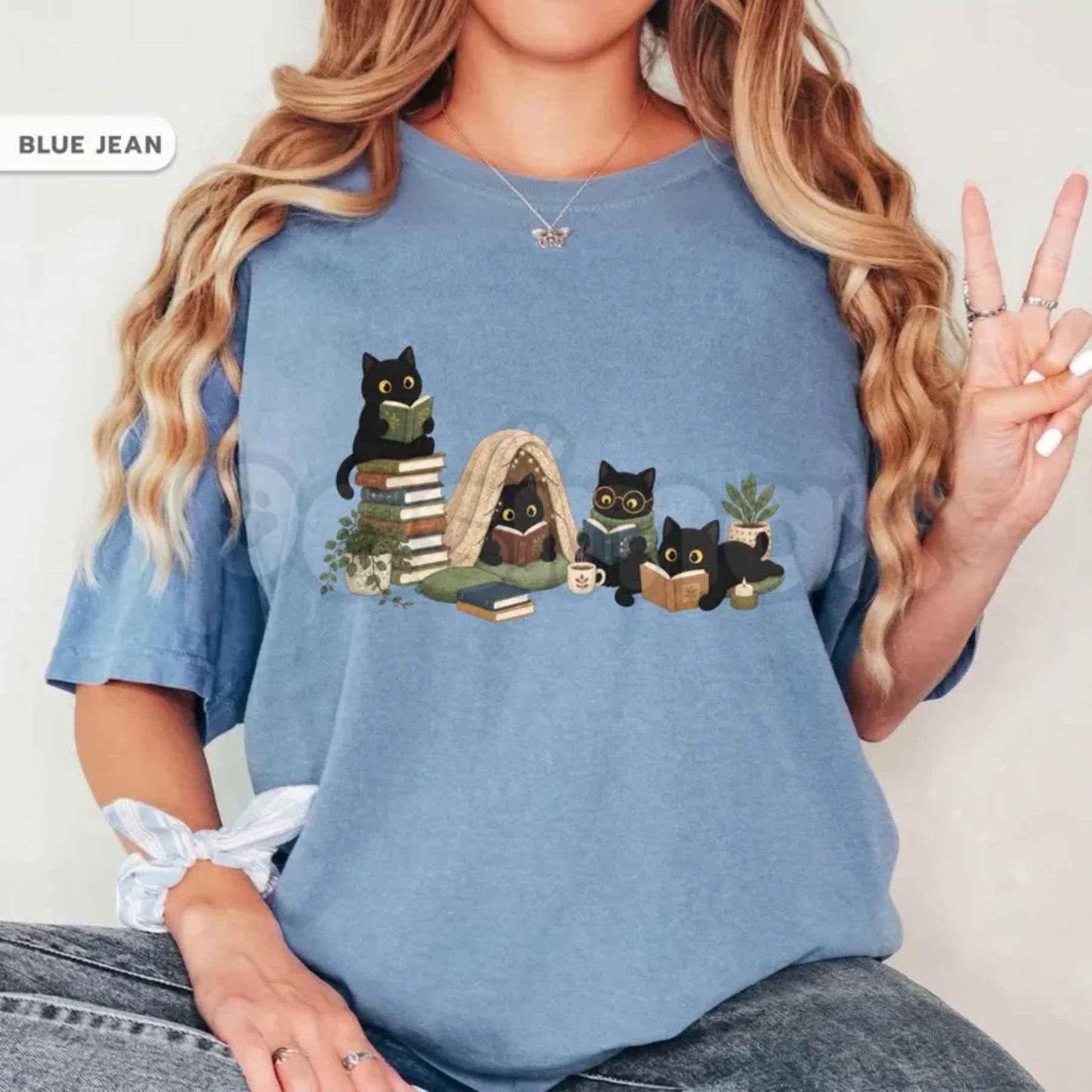 Comfort Colors® Black Cat Reading T-Shirt – Book Lover Graphic Tee, Cozy Reader Aesthetic Unisex Top-Pasimax