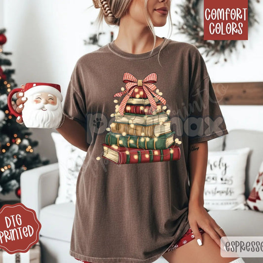 Comfort Colors® Book Stack Christmas Tree T-Shirt – Cozy Reading Holiday Apparel, Literary Gift for Readers-Pasimax