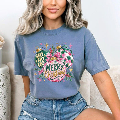 Comfort Colors® Christmas Ornament T-Shirt – Retro Vintage Bauble Graphic Tee, Trendy Women's Holiday Unisex Top & Gift-Pasimax