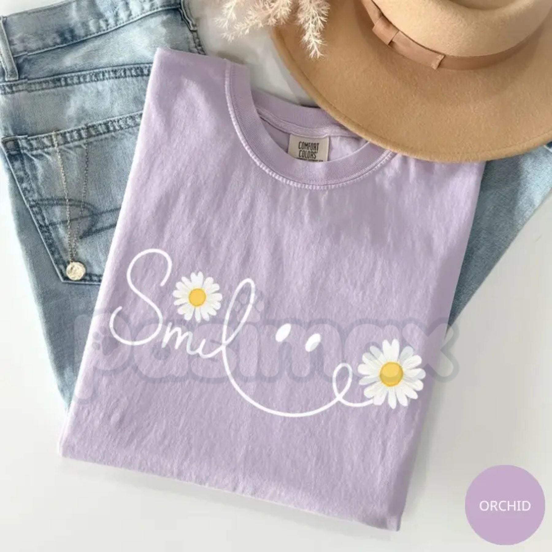 Comfort Colors® Daisy Smile Face T-Shirt – Retro Flower Power Graphic Tee, Aesthetic 70s Floral Smile Shirt, Trendy Summer Boho Top-Pasimax