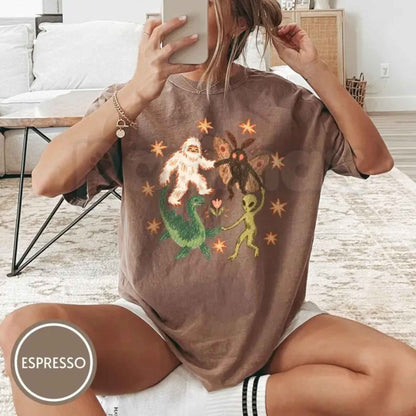 Comfort Colors® Dancing Cryptids T-Shirt – Bigfoot, Mothman & Alien Retro Graphic Tee, Vintage Paranormal Unisex Top & Gift-Pasimax