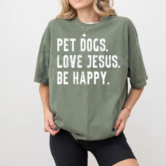 Comfort Colors® Dogs And Jesus T-Shirt – Funny Christian Dog Lover Tee, Aesthetic Dog Mom Faith Shirt, Retro Spiritual Graphic Top-Pasimax