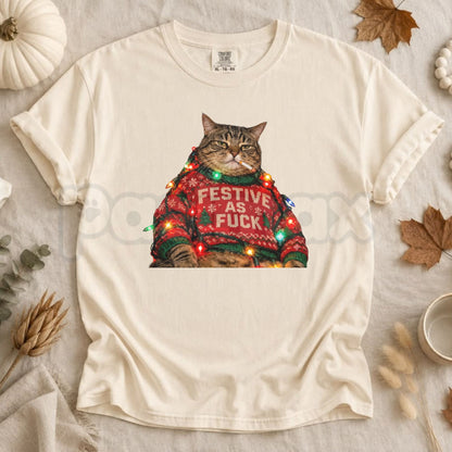 Comfort Colors® Funny Christmas Cat T-Shirt – Retro Smoking Cat Graphic Tee, Sarcastic Holiday Unisex Top & Pet Lover Gift-Pasimax
