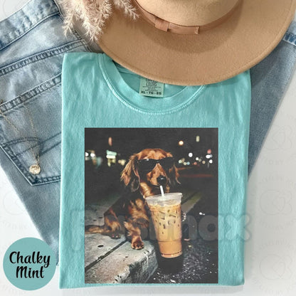Comfort Colors® Funny Dachshund Iced Coffee T-Shirt – Retro Weiner Dog Caffeine Lover Tee, Cute Doxie Mama Gift, Aesthetic Iced Coffee Raccoon Style Shirt-Pasimax