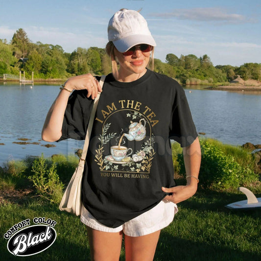 Comfort Colors® "I Am The Tea" T-Shirt – Sassy Sips Graphic Tee, Funny British Humor Shirt, Bold Self-Confidence Top, Aesthetic Girly Aesthetic Tee-Pasimax