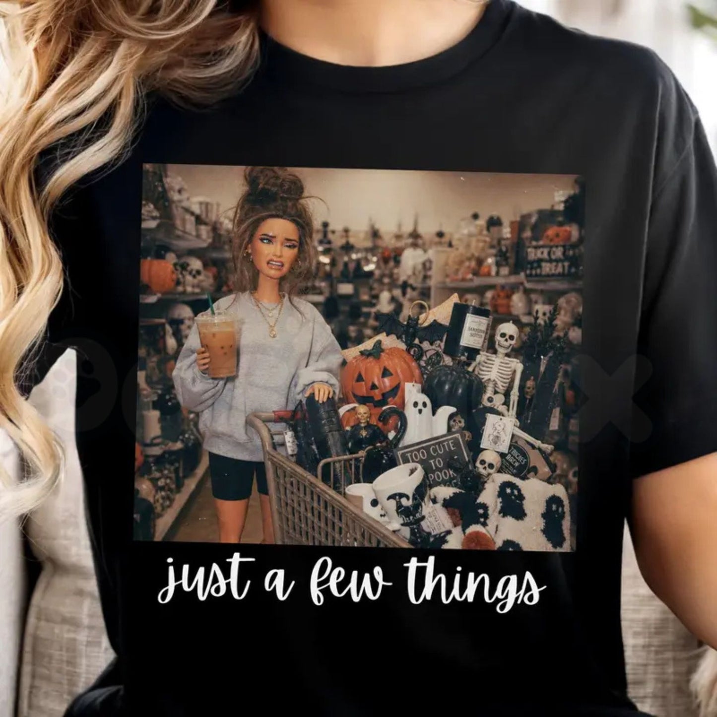 Comfort Colors® "Just A Few Things" Halloween Doll Face T-Shirt – Spooky Retro Aesthetic Grunge Graphic Tee, Vintage Creepy Doll 90s Style Unisex Top-Pasimax