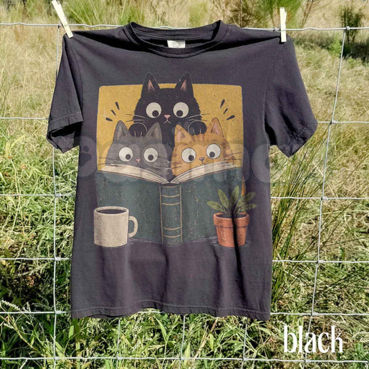 Comfort Colors® Retro Curious Reading Cats T-Shirt – Book Lover Cottagecore Graphic Tee, Vintage Aesthetic Reader Unisex Top-Pasimax