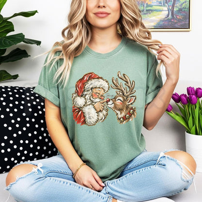 Comfort Colors® Santa & Reindeer Christmas T-Shirt – Retro Holiday Graphic Tee, Vintage North Pole Festive Unisex Top & Winter Gift-Pasimax