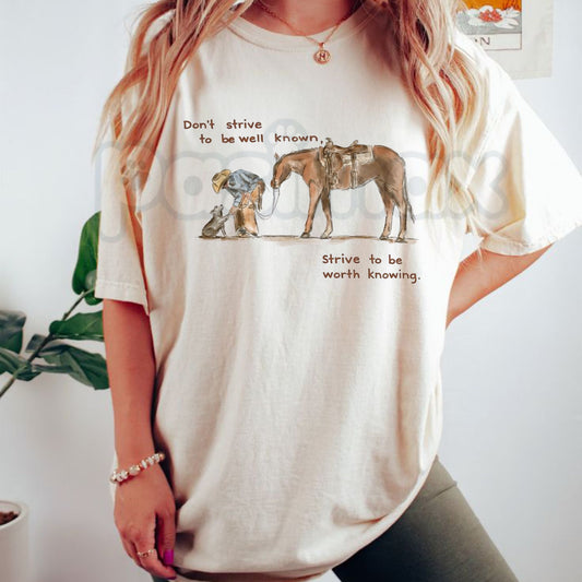 Comfort Colors® "Strive To Be Worth Knowing" T-Shirt – Inspirational Quote Graphic Tee, Aesthetic Motivational Shirt, Minimalist Mental Health Gift-Pasimax