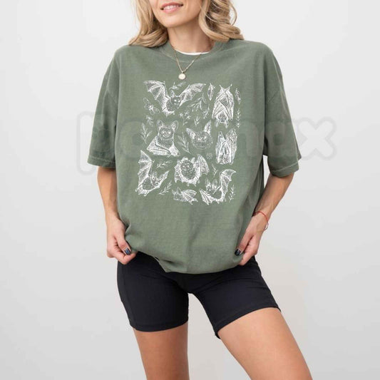 Comfort Colors® Vintage Bat T-Shirt – Gothic Cottagecore Graphic Tee, 90s Spooky Animal Unisex Top & Gift-Pasimax