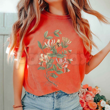 Comfort Colors® Vintage Honeysuckle Flower Bee T-Shirt – 90s Garden Plant Graphic Tee, Retro Botanical Nature Unisex Top & Gift-Pasimax