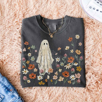Comfort Colors® Wildflowers Ghost T-Shirt – Floral Spooky Season Graphic Tee, Vintage Botanical Ghost Unisex Top-Pasimax