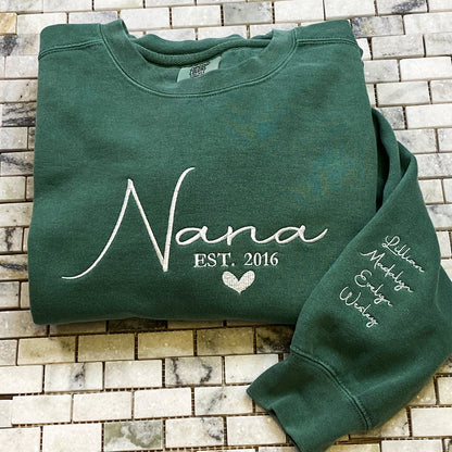 Custom Embroidered Auntie Sweatshirt with Heart, Unique Gift for Aunt