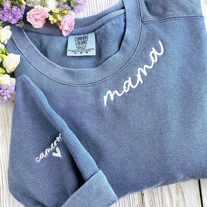 Custom Embroidered Gigi Sweatshirt with Grandkids’ Names – Personalized Grandma Gift for Mother’s Day or Mimi