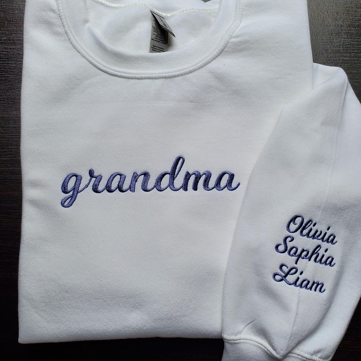 Custom Embroidered Grandma Sweatshirt – A Cozy Keepsake for Grandma