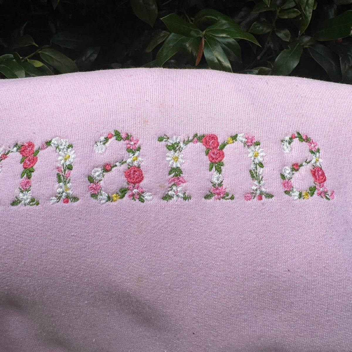 Custom Mama Embroidered Floral Sweatshirt - Trendy Crewneck, Unique Gift for Mom, Custom Embroidery Mother’s Day Personalized