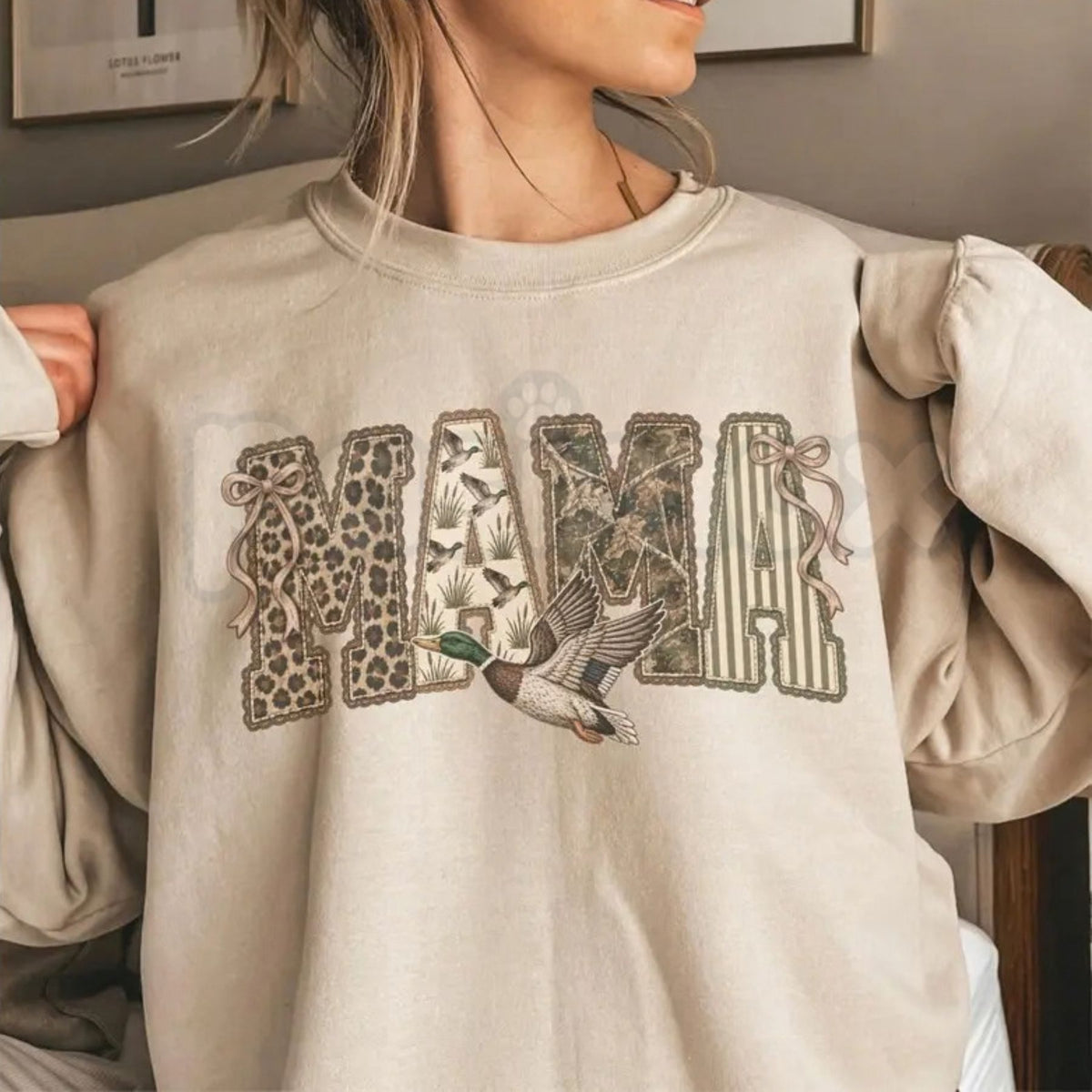Duck Hunting Mama Sweatshirt | Preppy Camo Graphic Crewneck-Pasimax