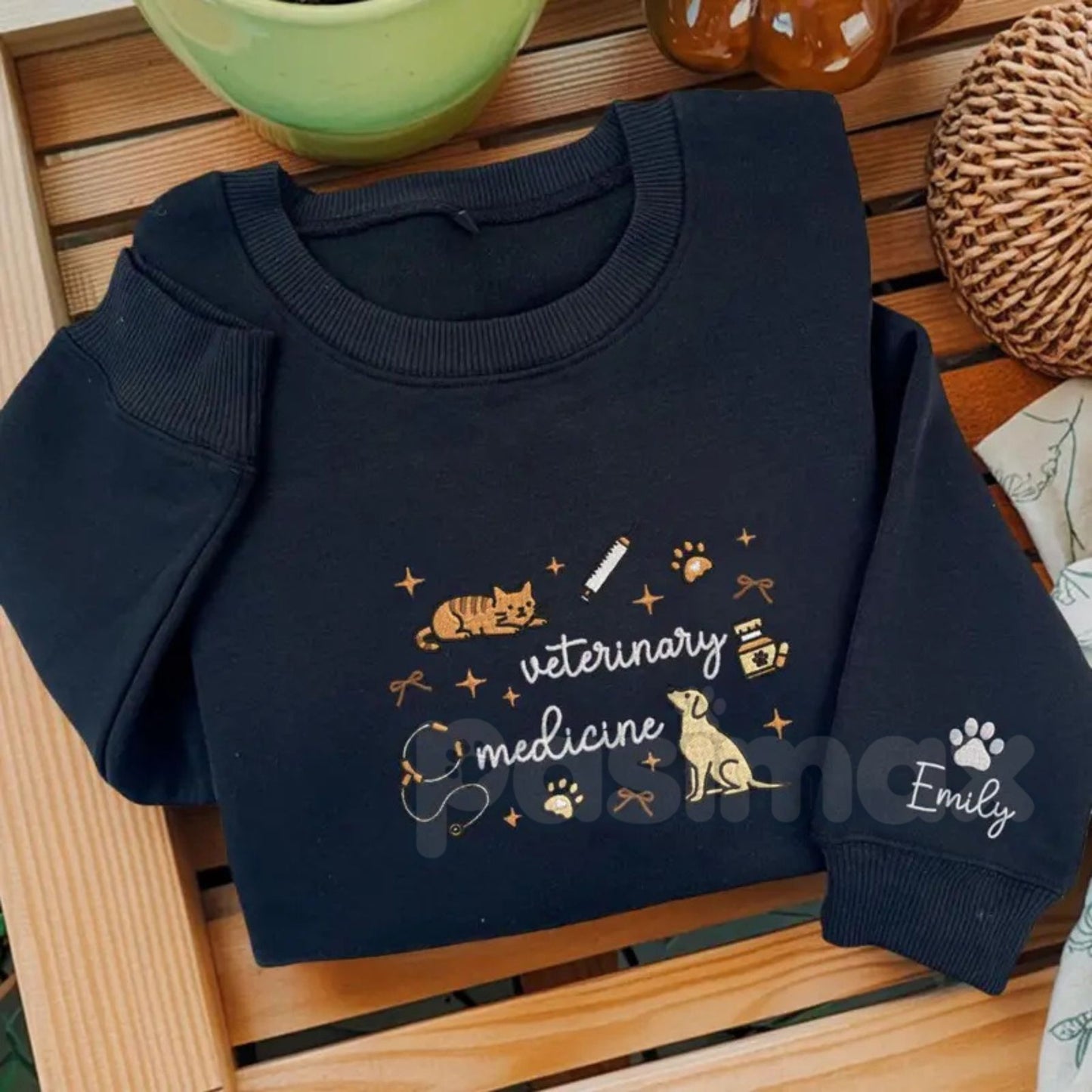 Embroidered Veterinarian & Vet Tech Icons Sweatshirt – Animal Health Care Crewneck-Pasimax