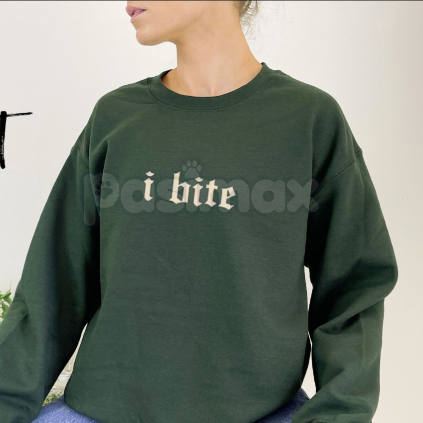 Gothic I Bite Sweatshirt | Funny Girls Crewneck | Edgy Vampire Core Jumper | Aesthetic Alt Clothing for Her | Sarcastic Goth Graphic Pullover | Dark Aesthetic Valentine Gift-Pasimax