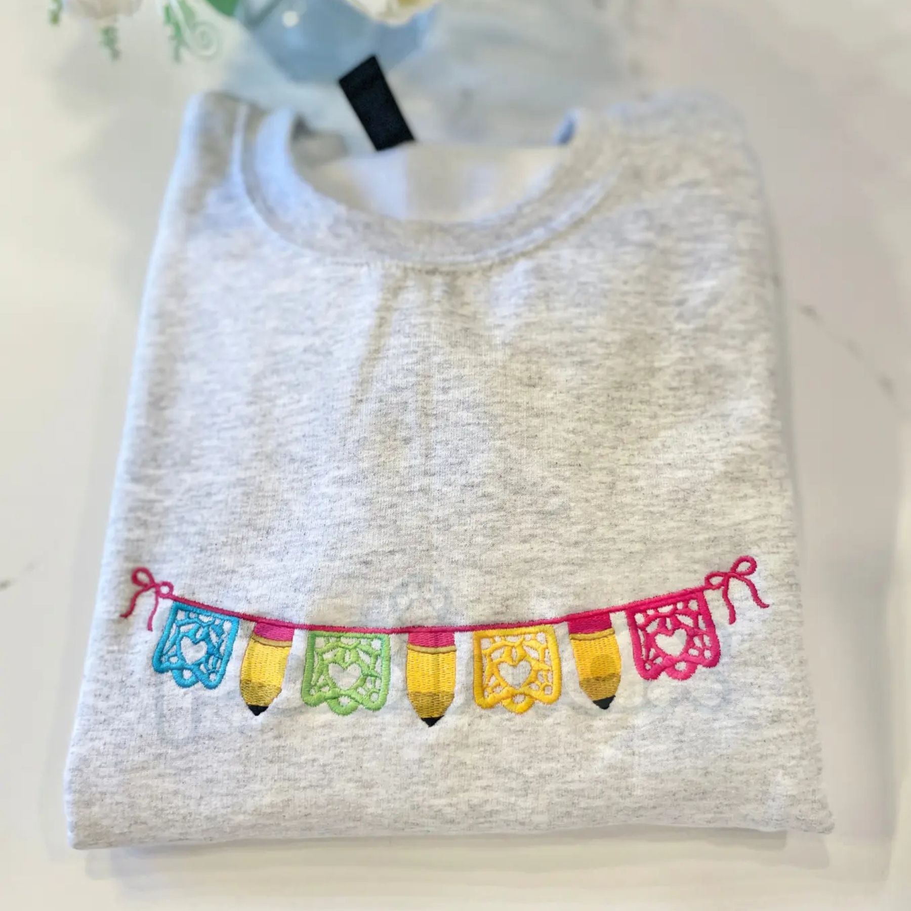 Maestra Papel Picado Embroidered Sweatshirt – Hispanic Culture Teacher Crewneck-Pasimax