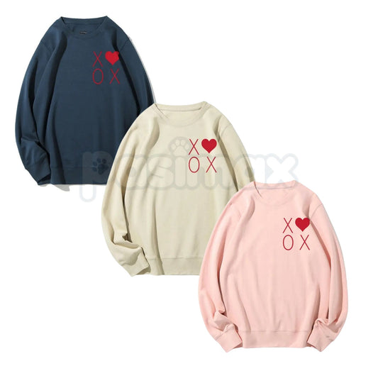 Minimalist XOXO Heart Sweatshirt | Clean Aesthetic Love Crewneck | Modern Fine Line Heart Jumper | Simple Valentine's Day Pullover | Tiny Heart Graphic Shirt | Valentine Gift for Her-Pasimax