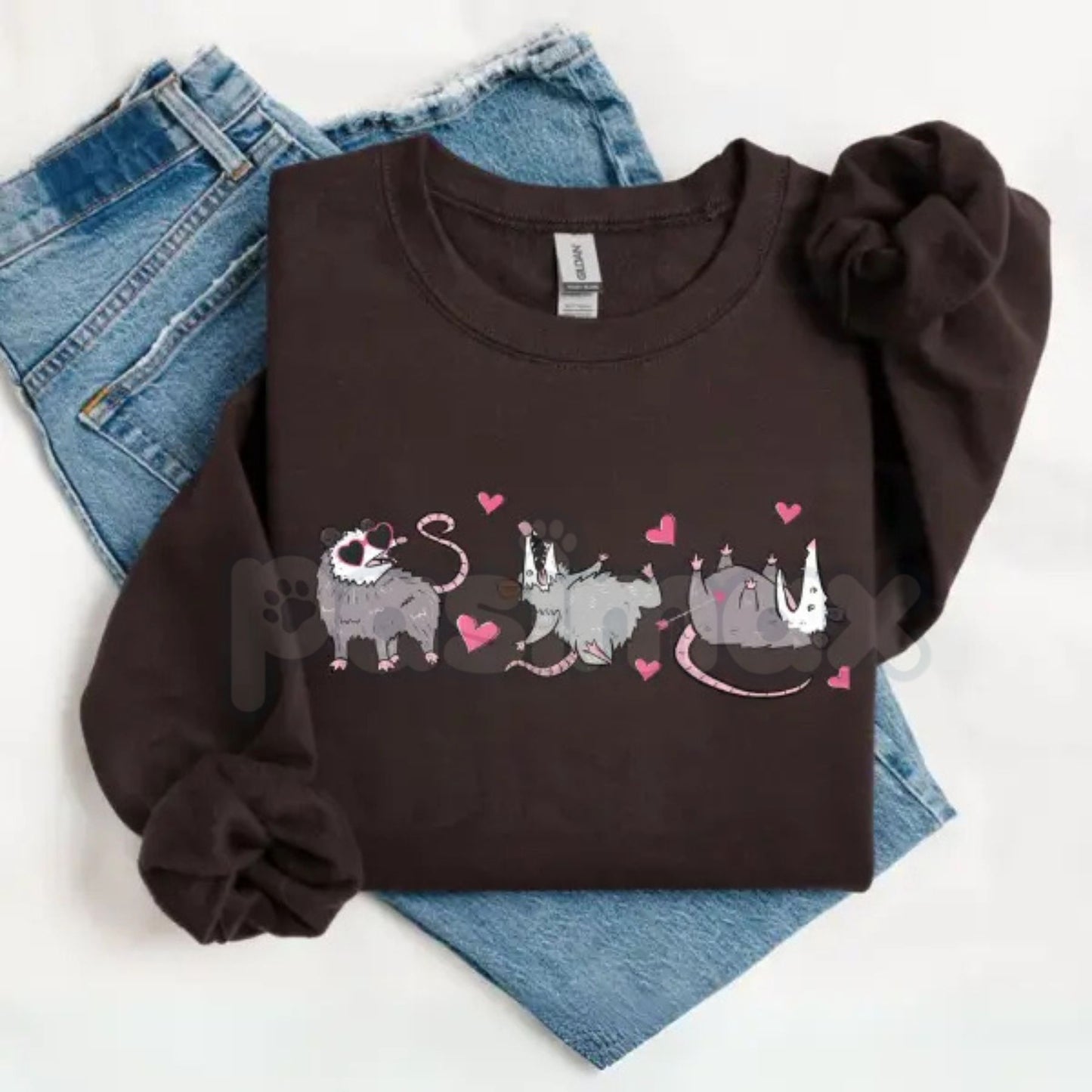 Possum Valentine Sweatshirt | Funny Possum Shirt | Aesthetic Valentine Crewneck | Cute Trash Cat Jumper | Sarcastic Valentine's Gift for Her | Quirky Possum Love Pullover-Pasimax