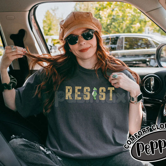 'RESIST' Portland Oregon Frog T-Shirt – Comfort Colors® Protest Tee, Activist Justice Apparel, Vintage Graphic-Pasimax