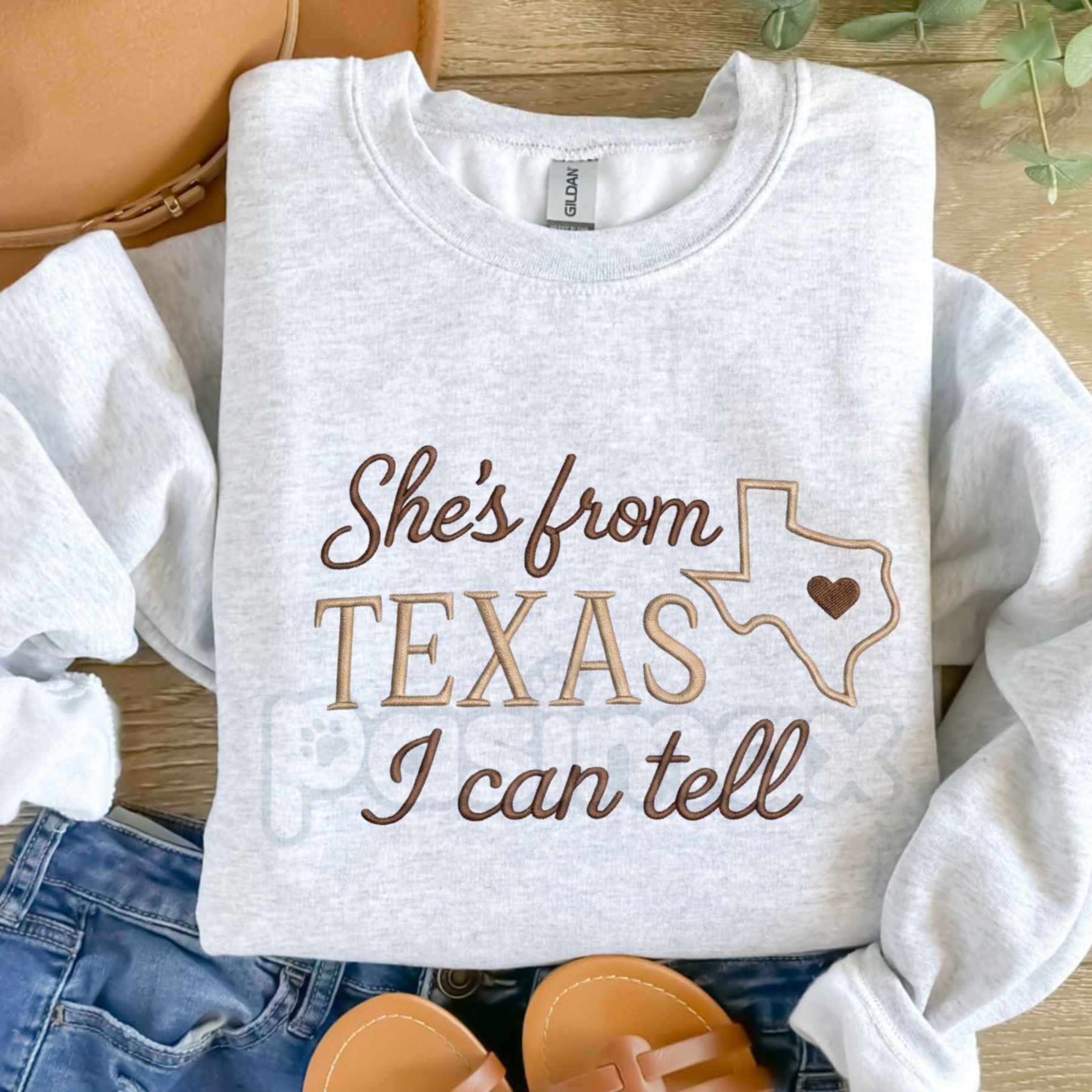"She's from Texas" Embroidered Sweatshirt – Texas Outline & Heart Design Crewneck-Pasimax
