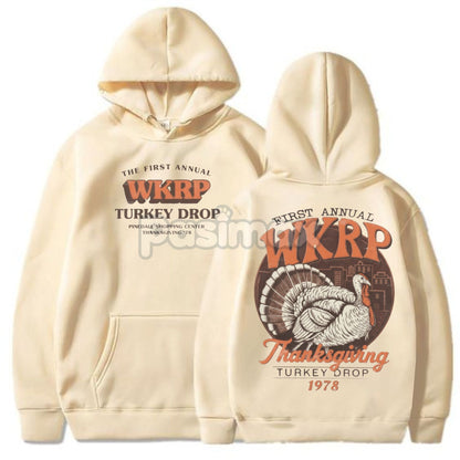 WKRP Turkey Drop 1978 Hoodie – Inaugural Thanksgiving Pullover, Cincinnati Sitcom Nostalgia-Pasimax