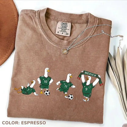 Comfort Colors® Funny Goose Mexico Soccer T-Shirt – Retro Mexico Football Fan Graphic Tee, Vintage Aesthetic Silly Honk Mascot Viva Mexico Sports Top