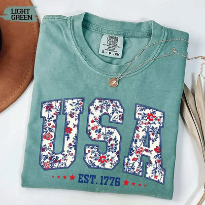 Comfort Colors® Floral USA T-Shirt – Retro America Floral Graphic Tee, Vintage 4th of July Shirt, Aesthetic Oversized Women’s Patriotic Top