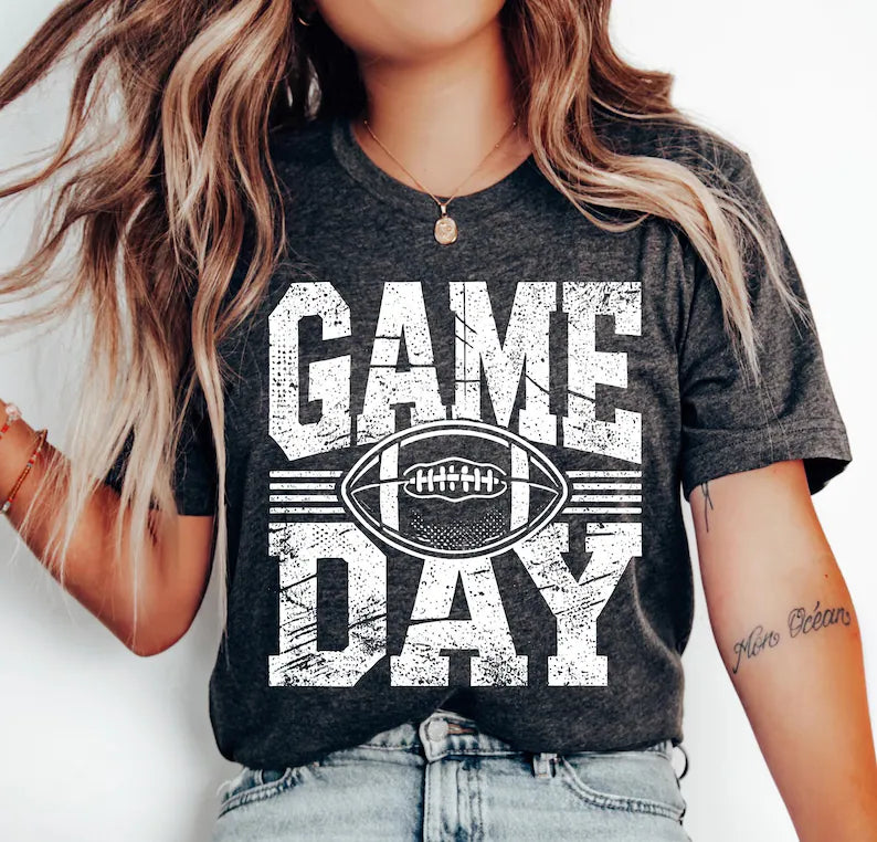 Comfort Colors® Football Season Game Day T-Shirt – Classic Sports Mom Graphic Tee, Fall Tailgate Unisex Top & Gift for Women
