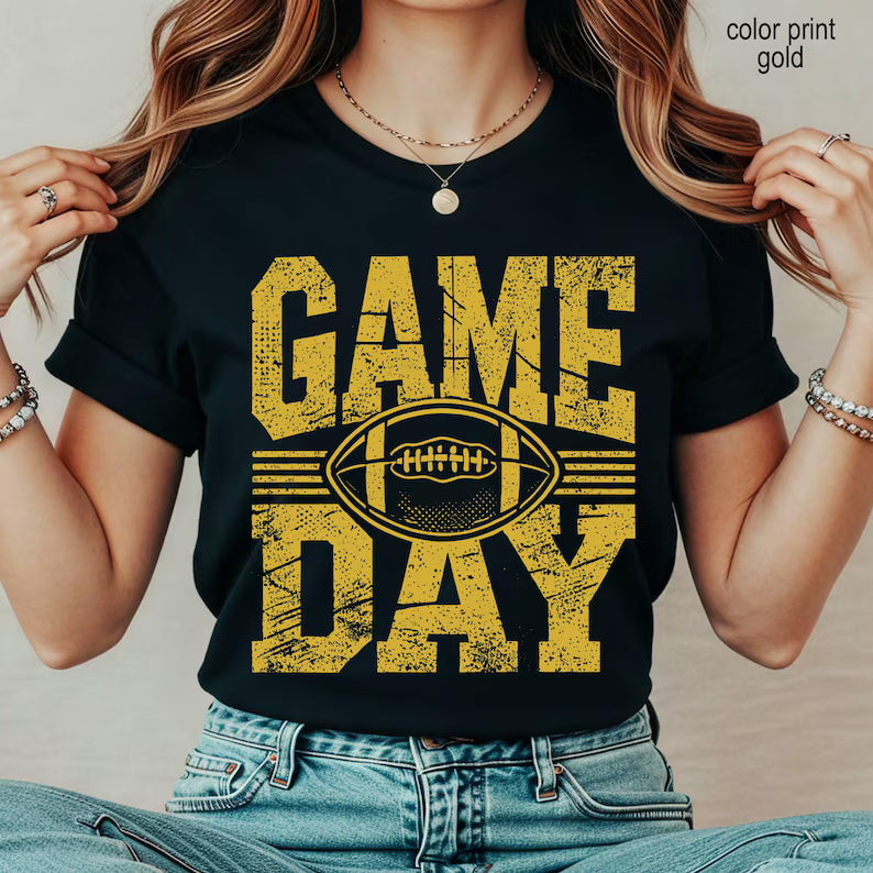 Comfort Colors® Football Season Game Day T-Shirt – Classic Sports Mom Graphic Tee, Fall Tailgate Unisex Top & Gift for Women